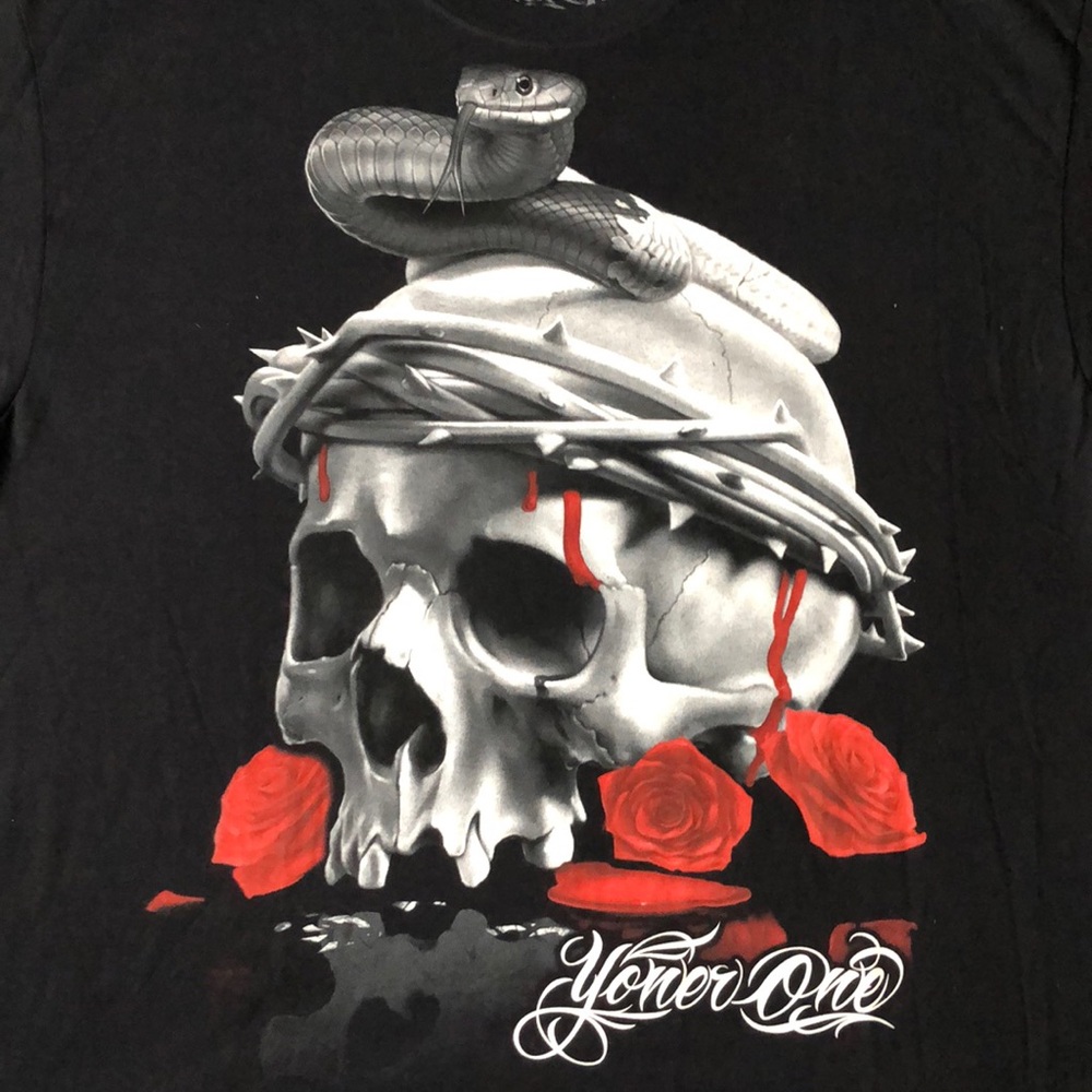 Yonerone Mens Skull Tshirt NWOT